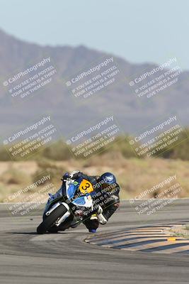 media/Oct-04-2025-CVMA (Sat) [[408bcdd6e4]]/Race 13-Amateur Supersport Open/